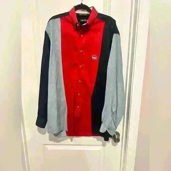 Size Medium Nautica Men’s Button Down Long-sleeve Shirt - Picture 1 of 3